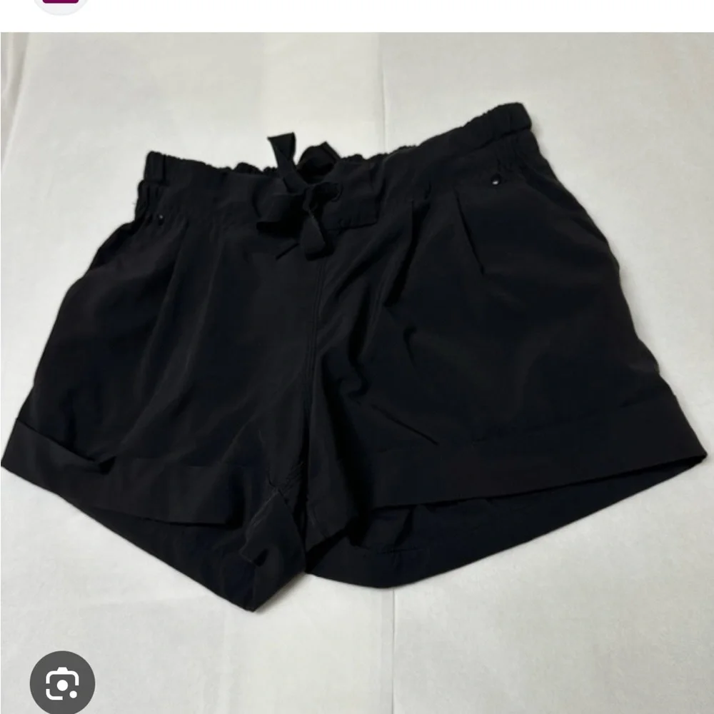 Lululemon Spring Break Away Black Shorts Size 8 - Picture 4 of 8